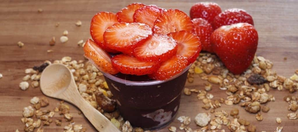 Açaí cream with strawberry